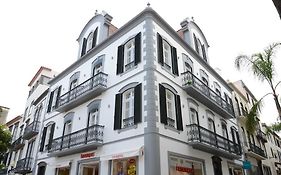 Edificio Charles 206